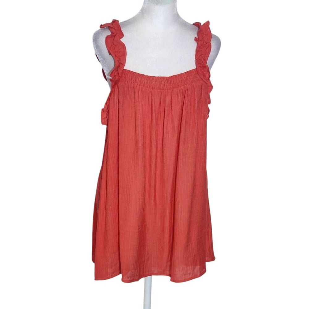 Doe & Rae Tomato Red Sleeveless Crinkle Blouse with Ruffle Accent NWT Size Large